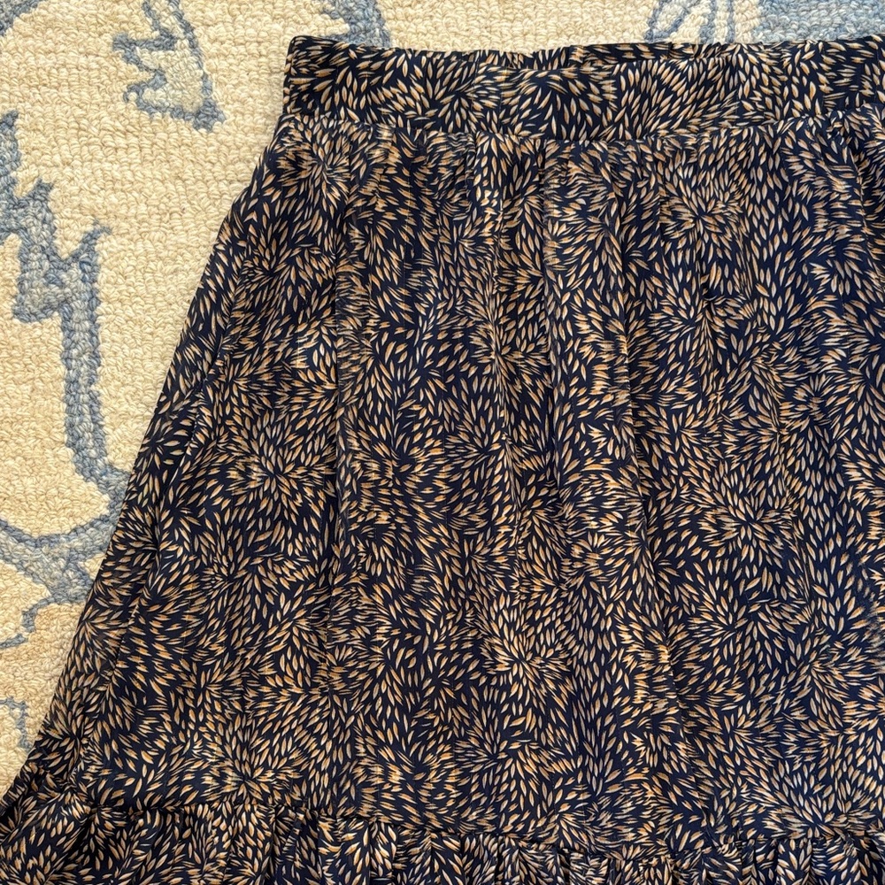 Chic Patterned A-Line Skirt in Navy and Tan
